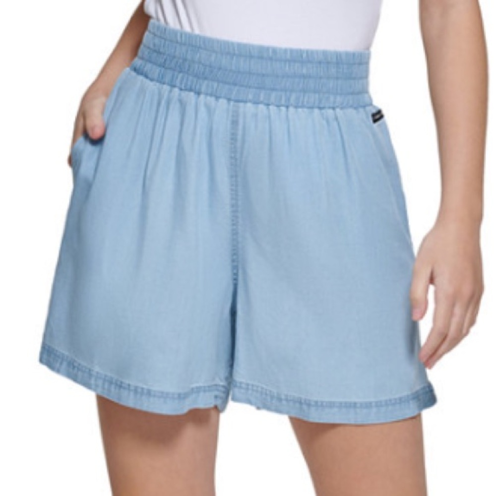 CALVIN KLEIN JEANS Swing Hem Boxing Shorts in Chambray Blue